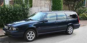 Dealer Volvo podpowiada - jak taniej kupi膰 auto
